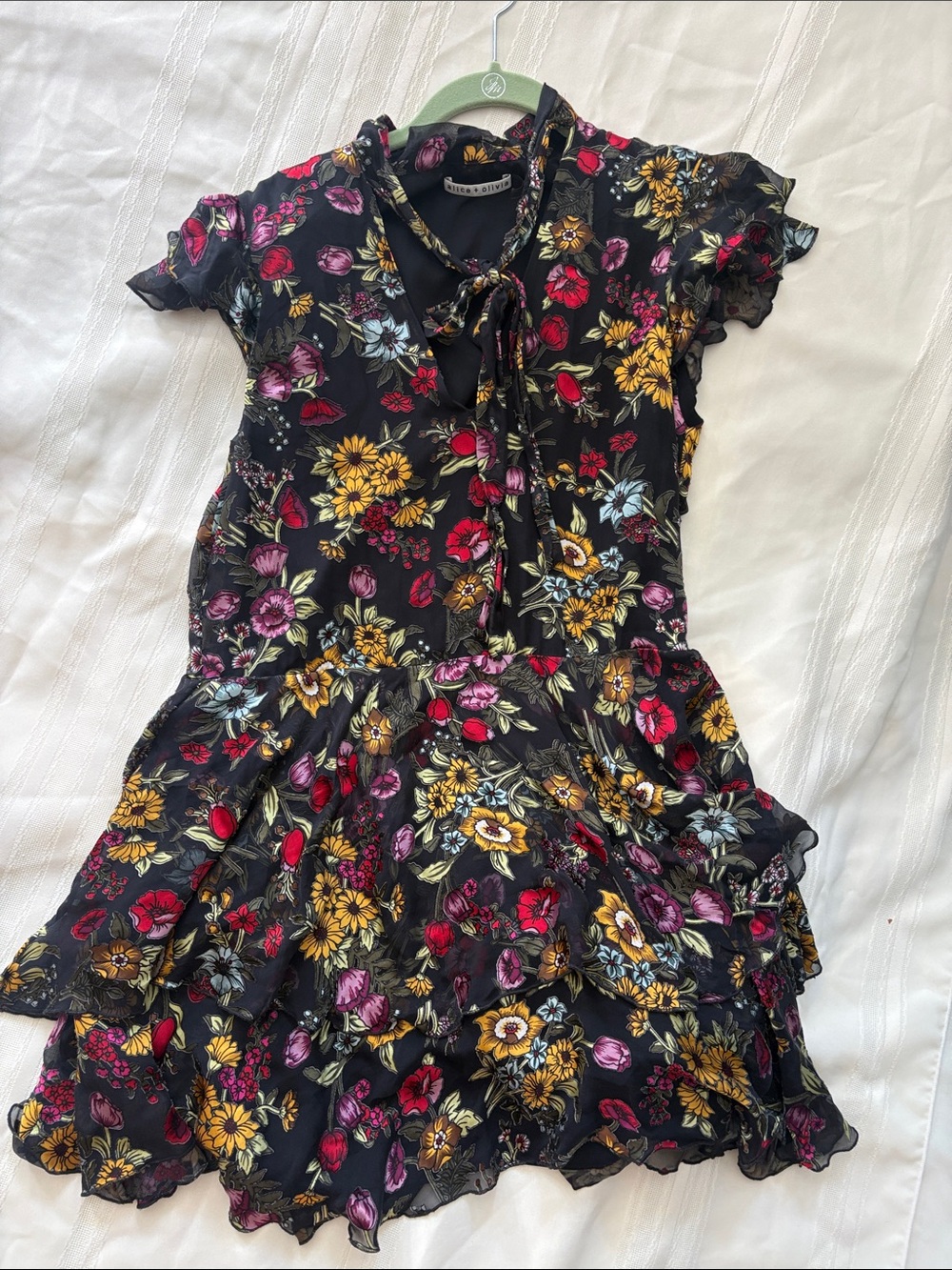 Alice + Olivia Silk Blend Floral Ruffle Mini Dress Black Tie Neck Size 6 - Picture 2 of 15